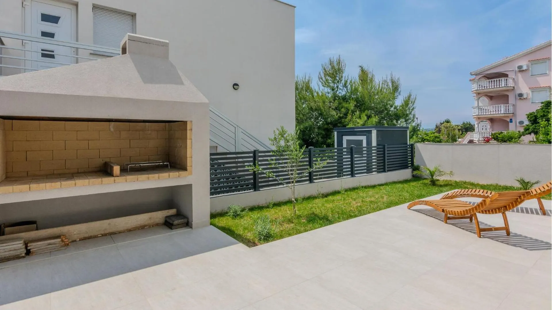 Cozy Apartment In Vir With Wifi