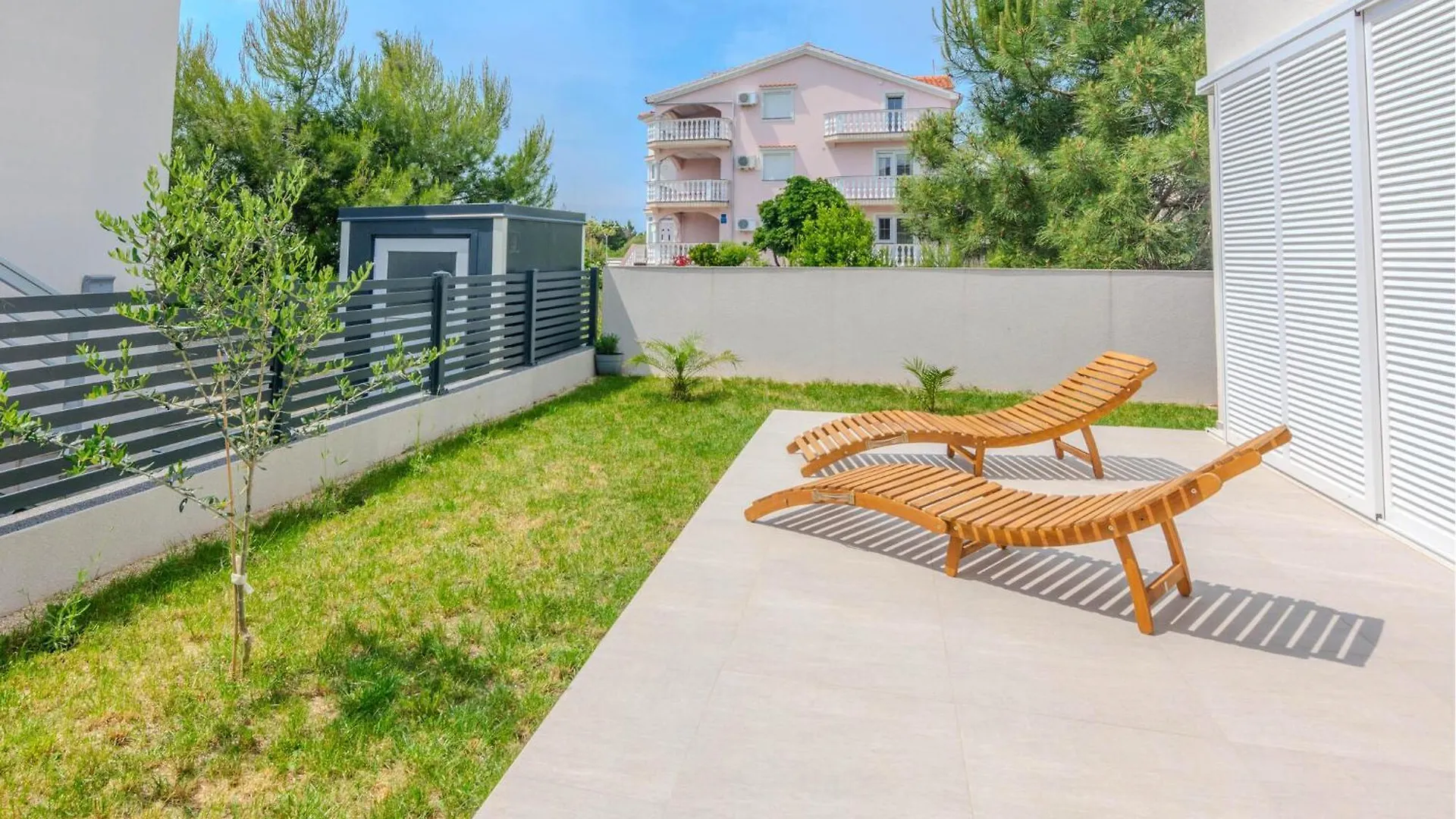 Cozy Apartment In Vir With Wifi