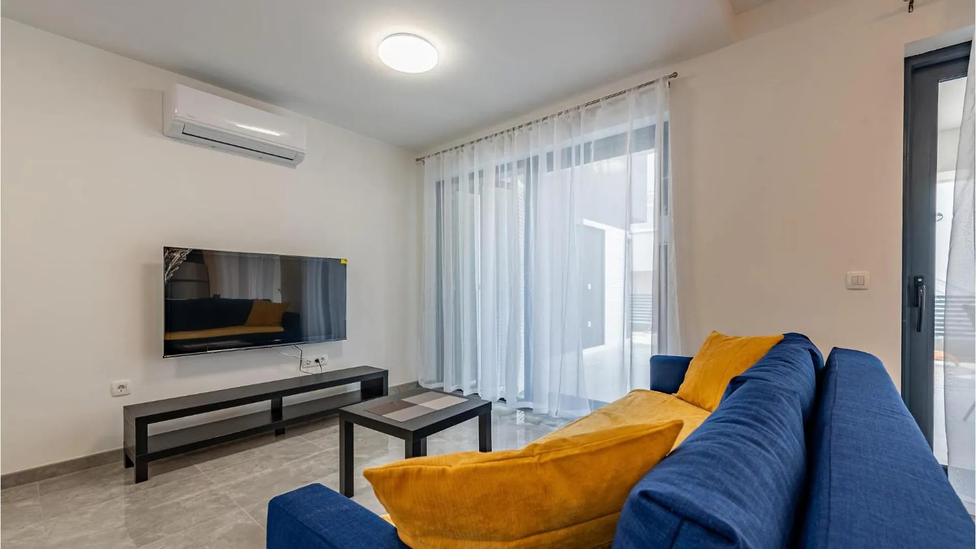 Cozy Apartment In Vir With Wifi
